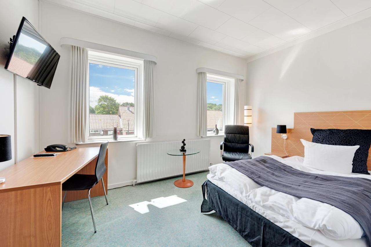 Hotel Jernbanegade Kibæk Buitenkant foto